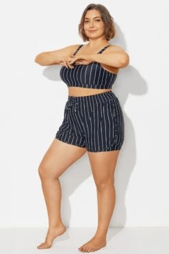 Plus Size Black ＆ White Pinstripe Shorts -Bikini Bliss Shop b debt065001 4