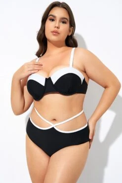 Black And White Sweetheart Neckline Underwire Bikini Top